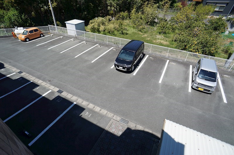カテリーナ 駐車場