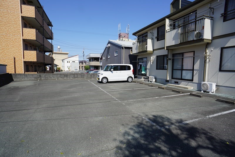 サンコーポ松葉 駐車場