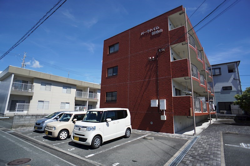 パークハイムワジヤマ 駐車場