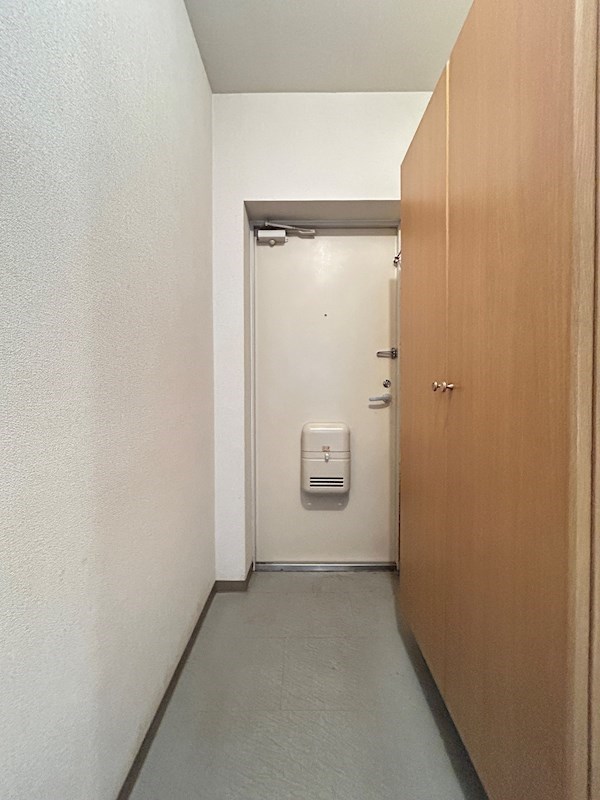 エクレールB 玄関