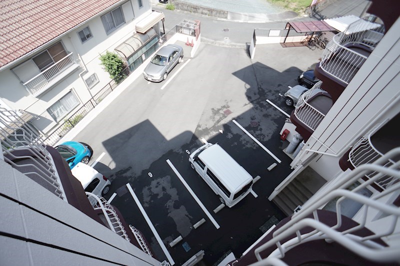 グレース名倉 駐車場