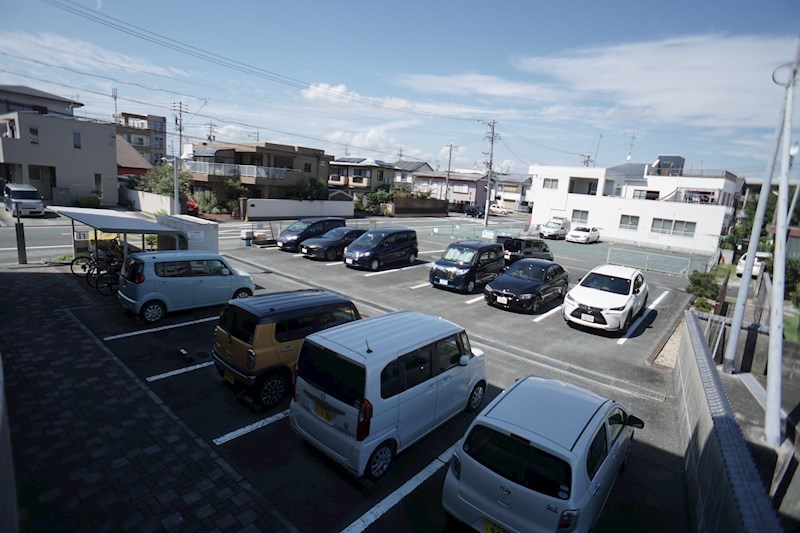 ベルクール 駐車場