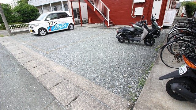 メイプルTSS 駐車場