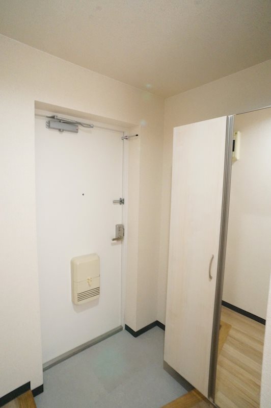 メディオ初生弐番館 玄関