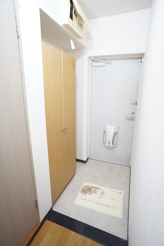 セレス長坂 玄関