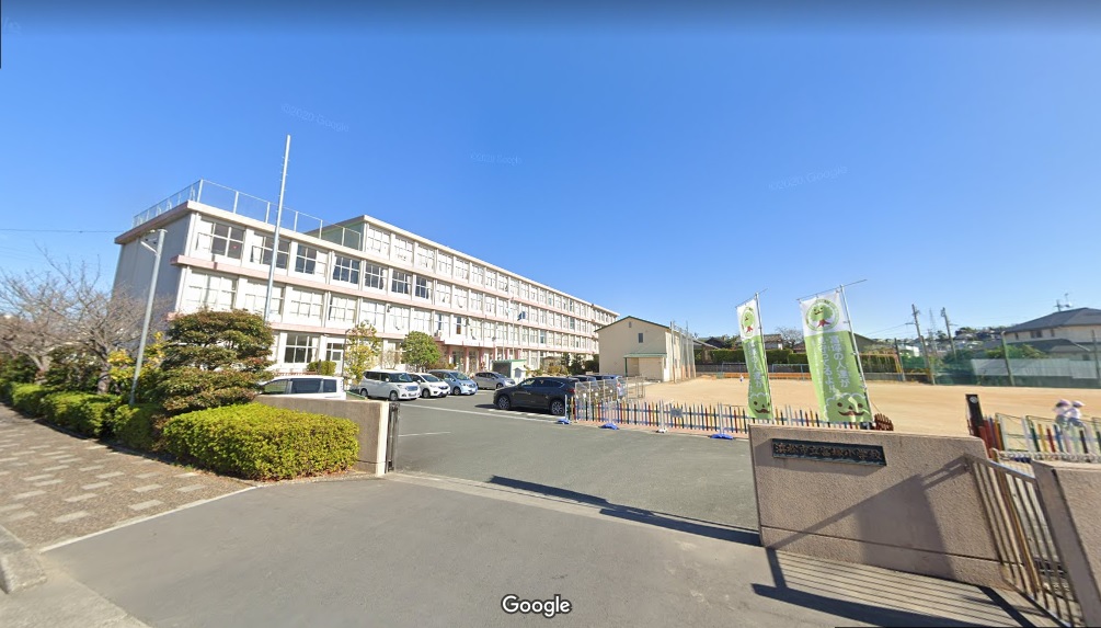 セレス長坂 小学校