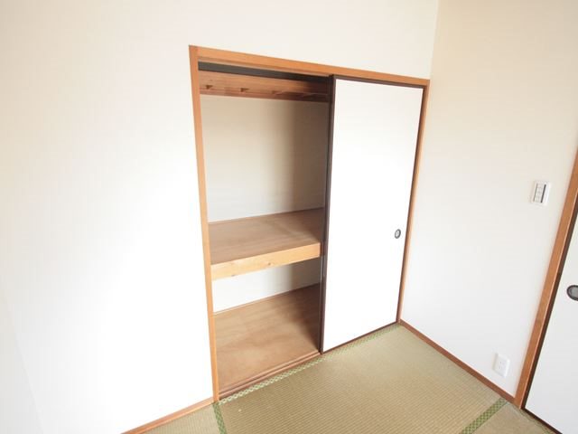 メゾン・フジ 収納