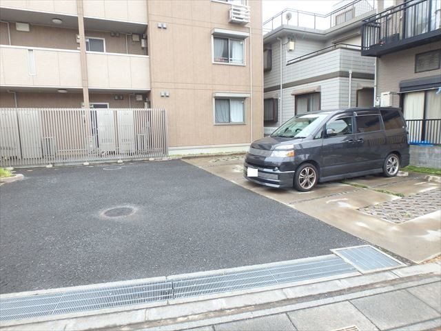 グリーンコーポ前川町 駐車場