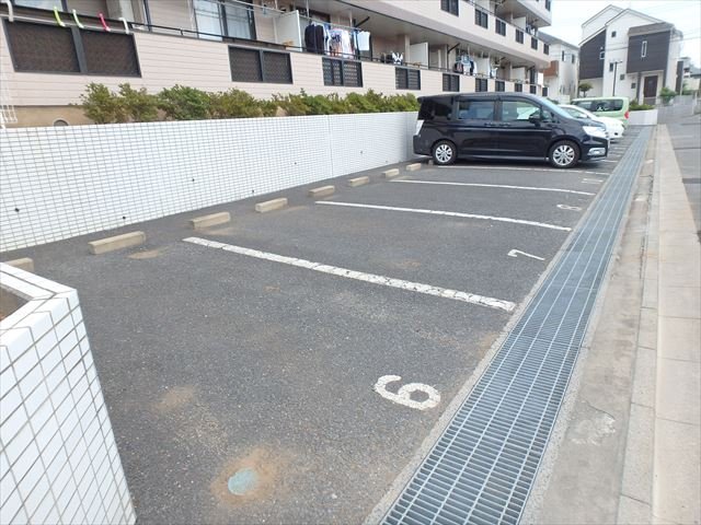 ヴァンベール富士美 駐車場