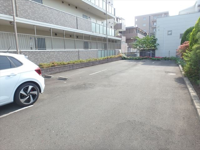 埼玉県さいたま市浦和区仲町４丁目 駐車場