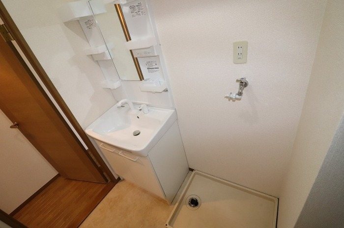 埼玉県さいたま市浦和区岸町１丁目 洗面所