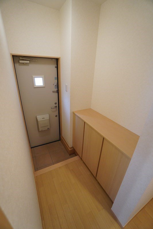 埼玉県蕨市塚越７丁目 玄関