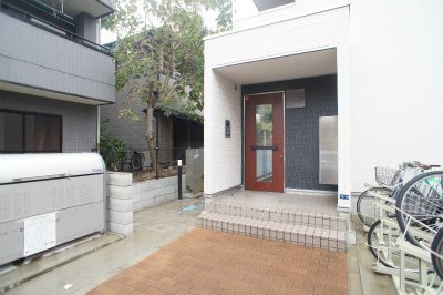 埼玉県戸田市上戸田２丁目 エントランス