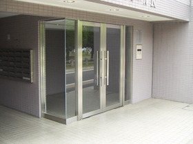 埼玉県戸田市下戸田２丁目 エントランス