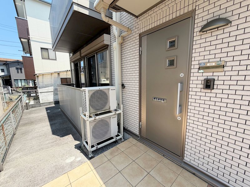 埼玉県戸田市上戸田５丁目 エントランス
