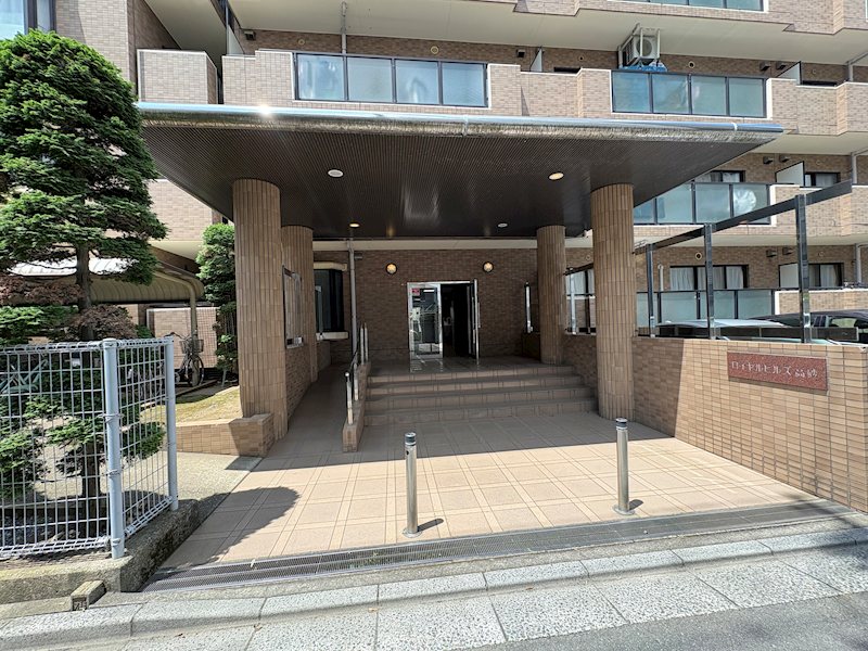 埼玉県さいたま市浦和区高砂４丁目 エントランス