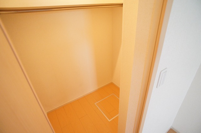 埼玉県川口市西川口３丁目 収納