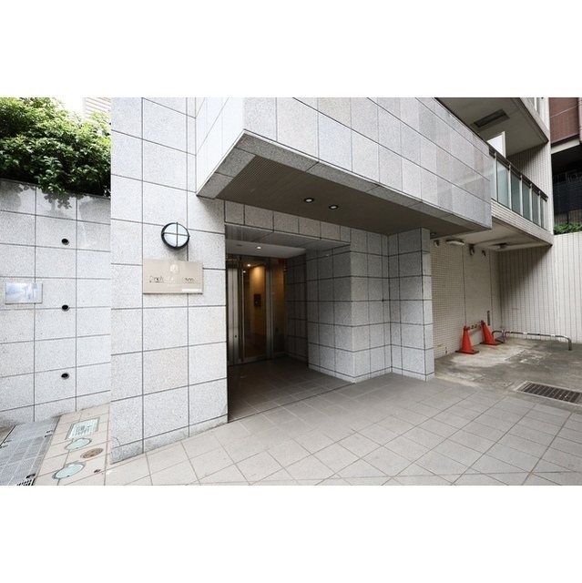 埼玉県さいたま市浦和区仲町１丁目 エントランス