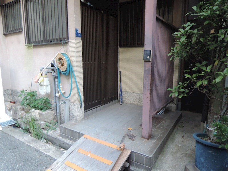 千本中2丁目戸建賃貸  エントランス