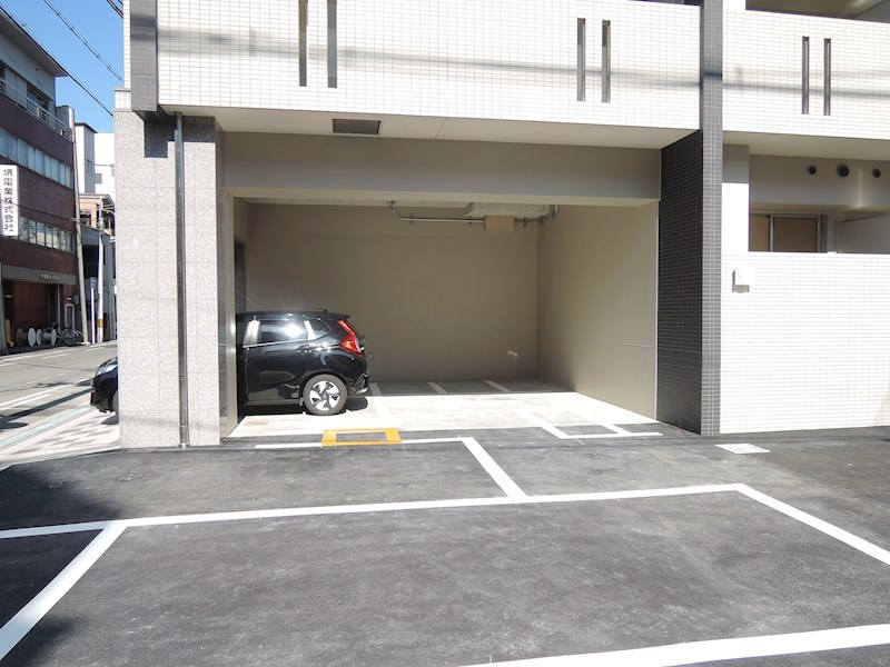 ＡＸＩＳ天神ノ森 駐車場