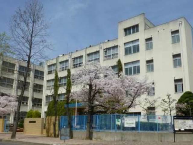 大阪府大阪市住之江区南港中３丁目 中学校