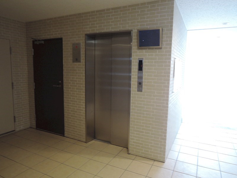 セラ岸里駅前 エントランス