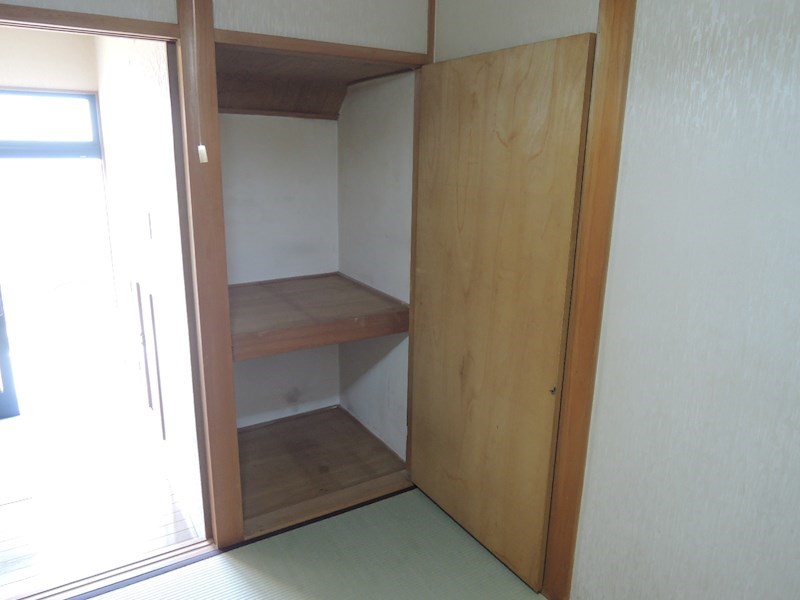 玉出東2丁目アパート 収納