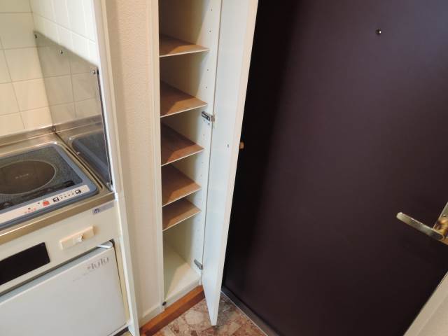 レインボー天下茶屋 収納