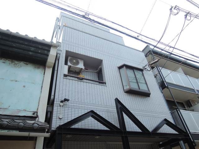 ウエストコート岸里 外観