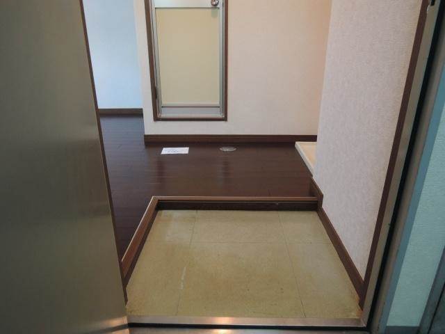 大阪府大阪市西成区玉出西２丁目 玄関