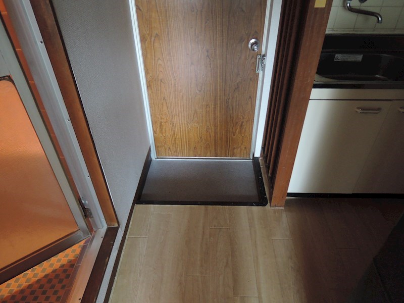 メゾン天下茶屋 玄関
