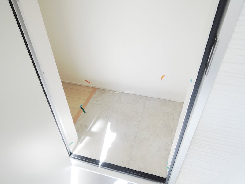 フジパレス西加賀屋V番館 玄関