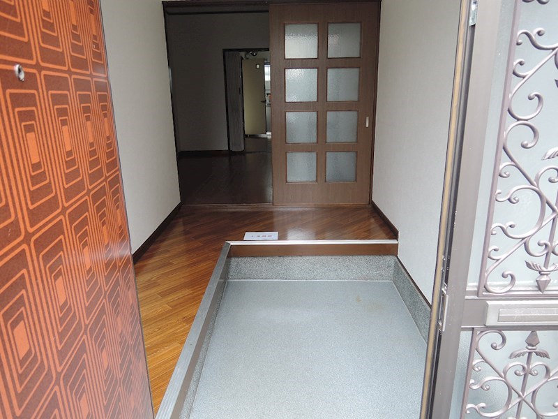 鶴見橋2丁目戸建賃貸 玄関