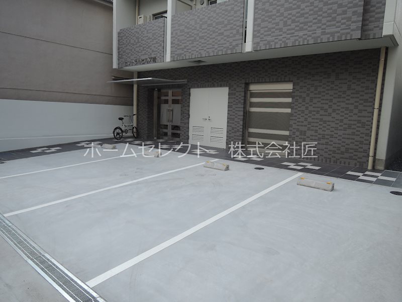 リアライズ天下茶屋 駐車場