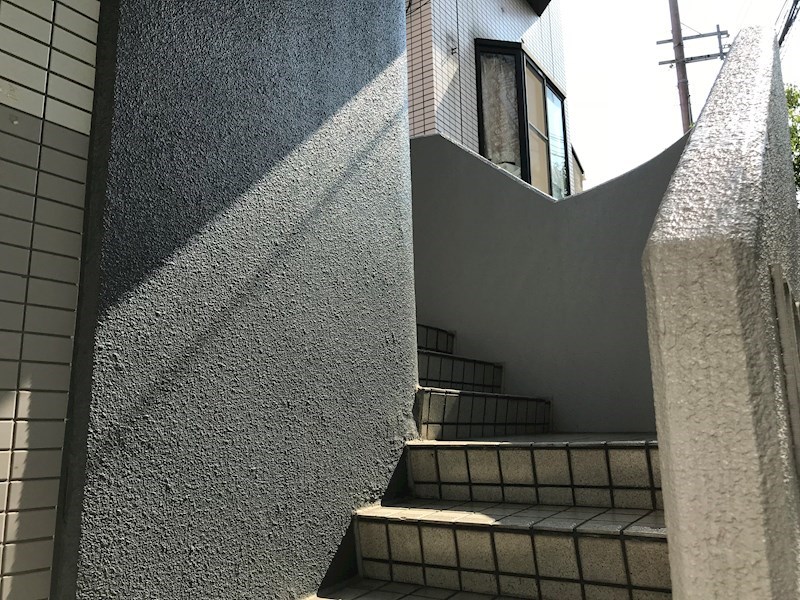 ドルフ岸里 エントランス