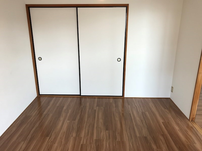 ドルフ岸里 ベッドルーム
