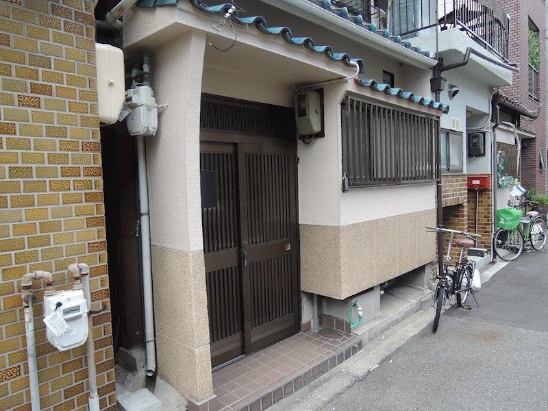 岸里3丁目貸家賃貸 エントランス
