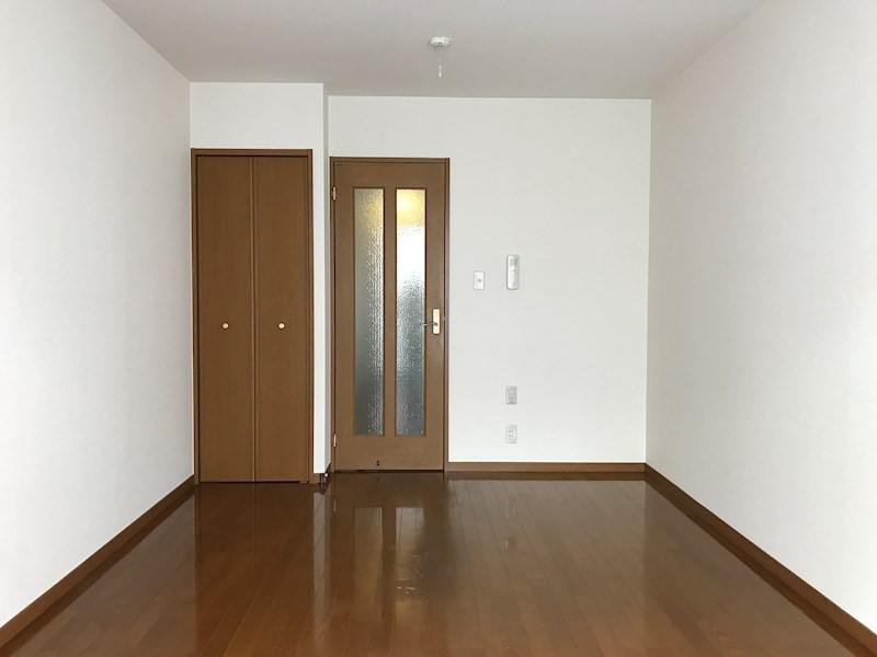 ラフィーネ聖天坂Ⅱ番館 リビング