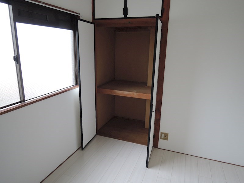 シャンブル北加賀屋  収納