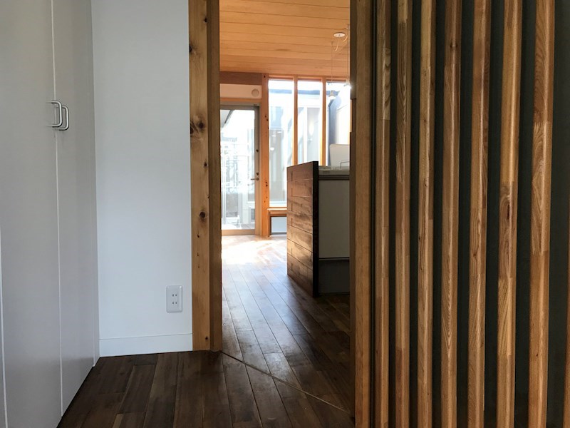 清水丘1丁目戸建賃貸 玄関