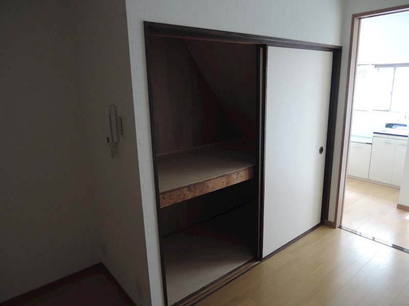 御崎1丁目戸建賃貸 収納