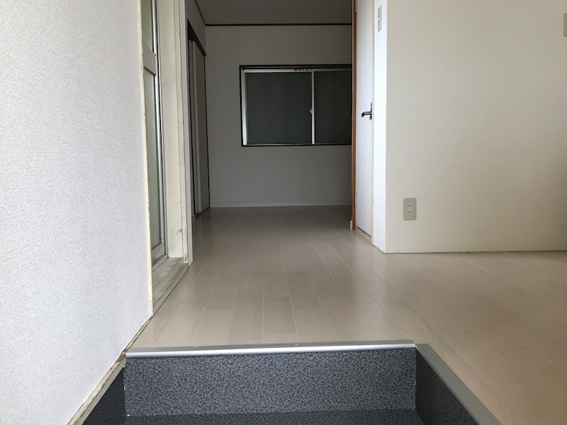 大阪府大阪市西成区北津守４丁目 玄関