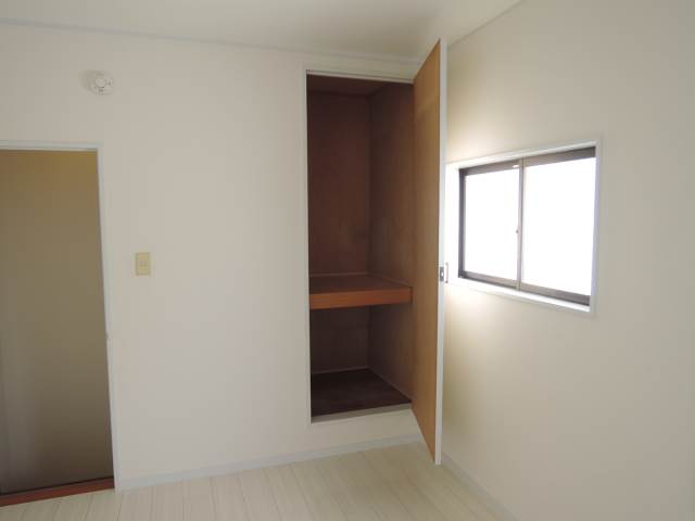 岸里東1丁目戸建賃貸 収納