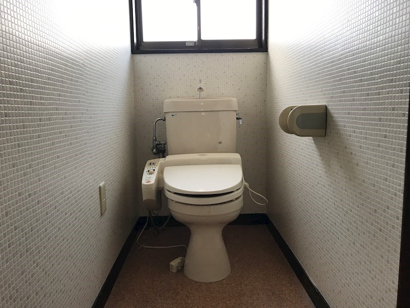 安立4丁目戸建賃貸 トイレ