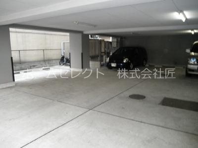 ウイングテル御崎 駐車場