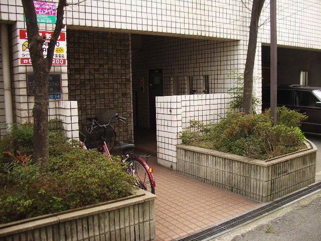 パレ岸里 エントランス