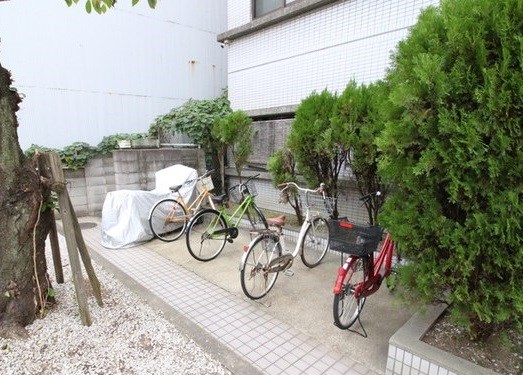 ウィンディヒルズ帝塚山 庭