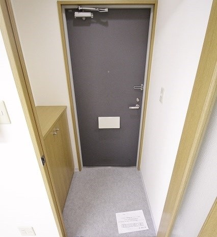 ハーベスト岸里東 玄関