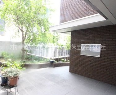 レジデンス桜庵 庭