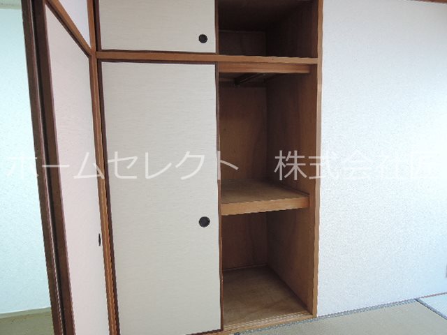 シャトーエリ 収納